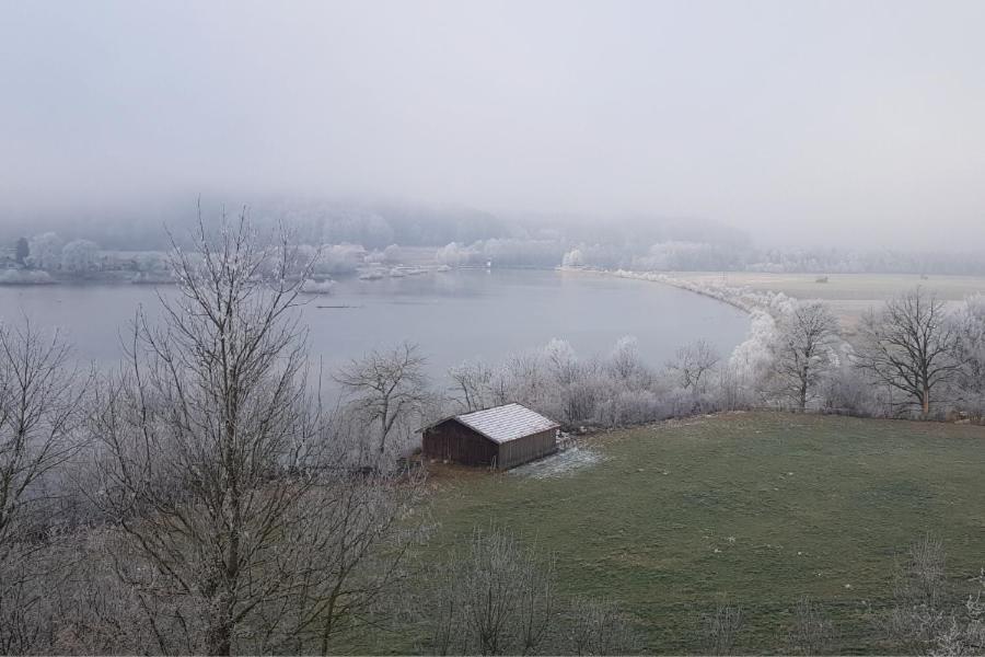 Stille X Weite - Hochwertige Wohnung Mit See-Panorama Kronburg Ngoại thất bức ảnh